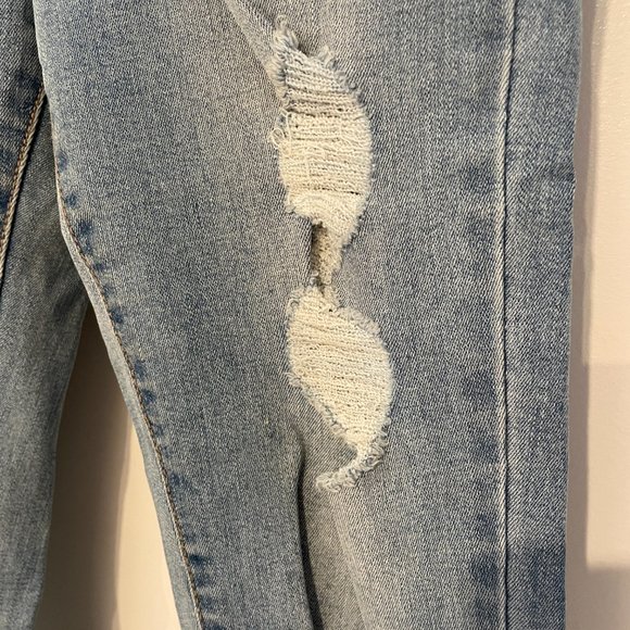 Forever 21 Light Wash Distressed Skinny Jeans - Picture 2 of 4